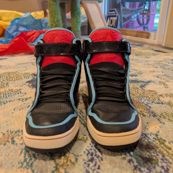 Adidas 2000s High-Top Sneakers - Black and Coral/Red - Picture 3 of 9